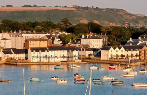 2 Bed - Leeward House by Pureserviced - Foto 9