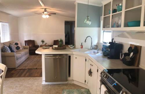 Beaufort SC New Renovation, Close to Parris Island, Historic Downtown, Beautiful Beaches, Sleeps 7 - Photo 8