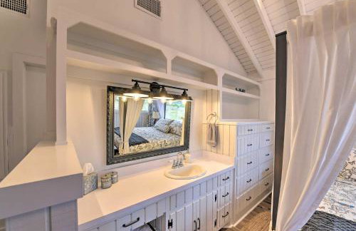 Spacious Getaway about 12 Acres, Views, and Hot Tub! - Foto 30