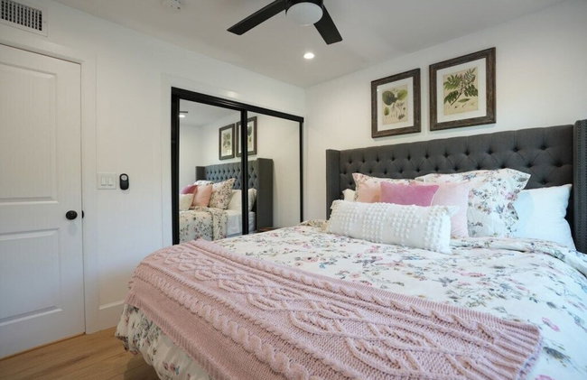 Coming Mid-April 2023! Beautifully upgraded two-story home with backyard oasis - Foto 8