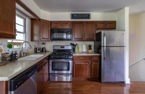 Entire Home on the water, 2 kayaks, Game room, Firepit, BBQ grill, Netflix WiFi - Foto 50