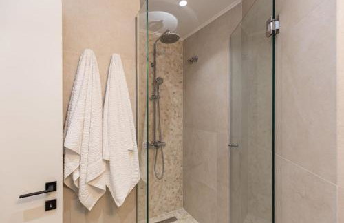 Lola's Luxury Apartments - Foto 16