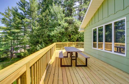 Cabin Getaway with Private Dock, Walk to Trail! - Foto 26