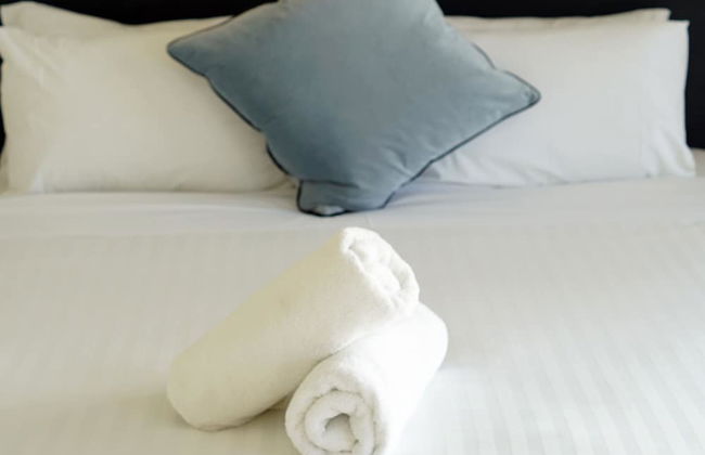 Captains Cove Resort - Waterfront Apartment - Photo 5