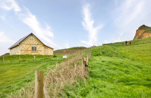 Beautiful Seaside Holiday Home - Photo 34