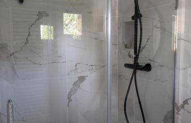 Cosy appartment with access to garden, parking and direct line to Eiffel tower - Foto 15