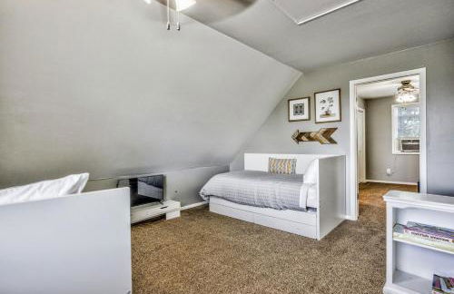 The Vibrant Victorian Hot Tub & Fire Pit in OCC - Foto 25