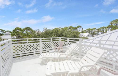 Woofs and Waves by Pristine Properties Vacation Rentals - Foto 39
