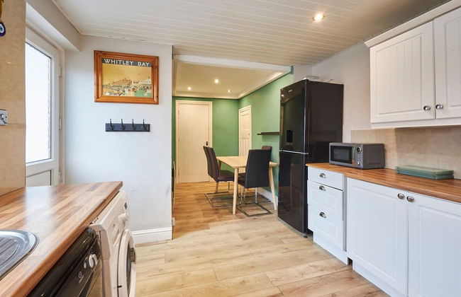 Host Stay Spire View House - Photo 10