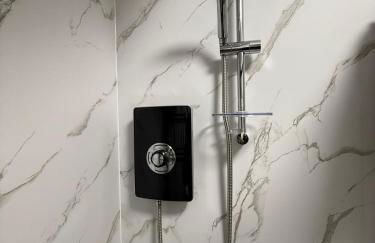 Large Luxury 4 bedroom home with parking - Foto 62