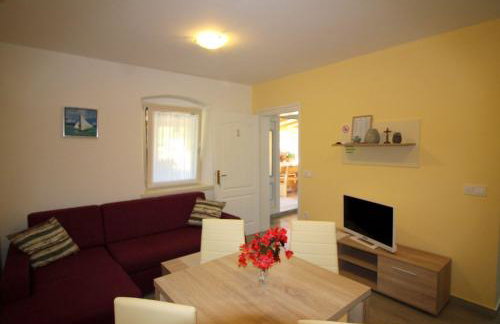 Authentisches Steinhaus mit Garten, Grill, Spielplatz, Trampolin - Foto 7