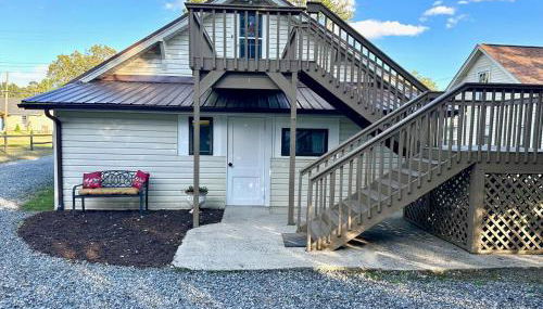 Snug Studio Retreat- Near to Aviation museum and Highway - Foto 5