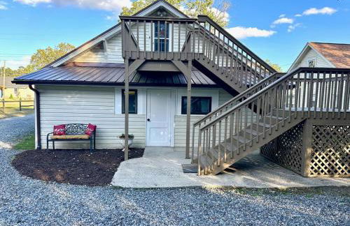 Snug Studio Retreat- Near to Aviation museum and Highway - Foto 5