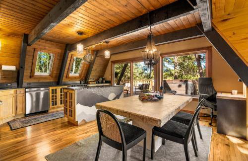Timber A-Frame, Large Deck, Hot Tub, Fireplace - Foto 50