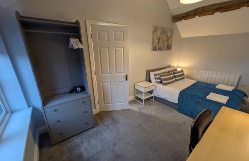 Modern & Stylish 1-Bed Apartment - inc parking - Photo 8