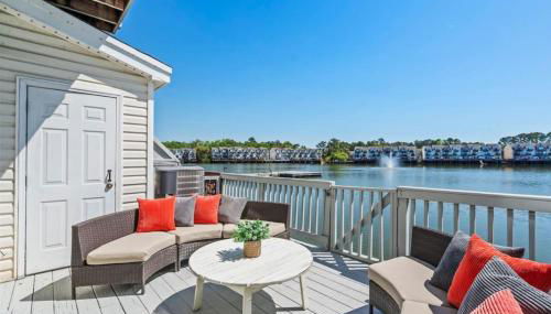 ☆Live on the Water! Lake Palmetto Palm w/ Patio - 10Min to Downtown & Beaches☆ - Foto 2