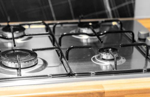 Modern 2 Bed Apartment - 2 Parking Spaces - Sleeps 3 - Netflix 1BS - Foto 25