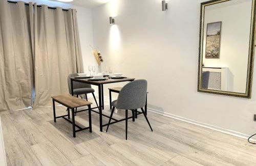 Serene 3-Bedroom Family Rochdale Home with Garden - Foto 20