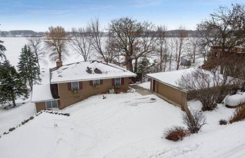 Lake Cabin; Renovated, Flat Lot, Dock, Sandy Beach, Many Games and Lake Toys! - Foto 11