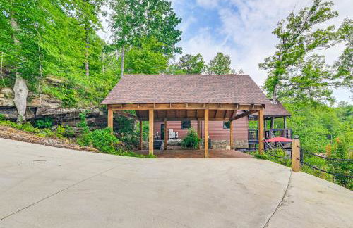 Upscale Getaway on Smith Lake with Boat Dock - Foto 36