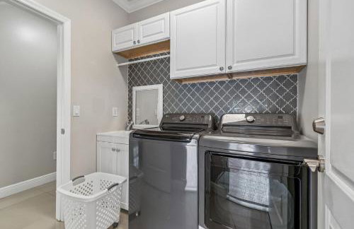 3br,3ba home near Downtown and Airport, Walk to the Stadium - Foto 41