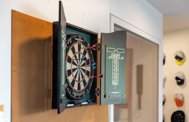 Dual Bachelor Pads w/ Rooftop Lounge & Games Sleeps 26 5 Min to Broadway - Foto 15