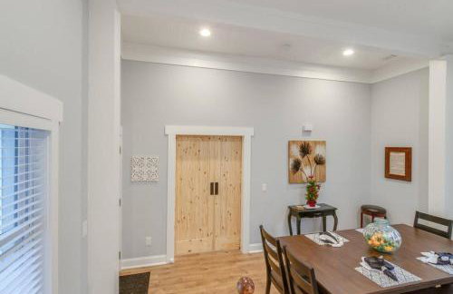 Music City Charmer Tons of Beds Thirty Day Minimum - Foto 25