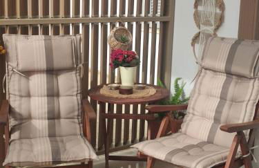 L A Boutique Suites with Private Hot Tub - Photo 3