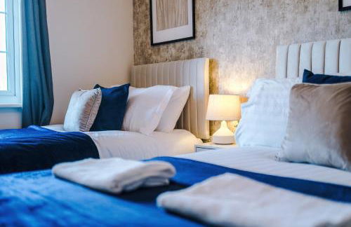 Liverpool-Halewood-Speke - NR Airport & JLR - Sleeps 8 - 5 Beds 1 sofabed 2 Bath Driveway Parking - Docks - Short 2 Long Stays - by Samina, ARZ Stays - Foto 18