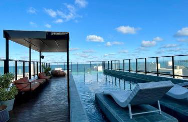 Flat no Bessa a 50m do mar - Rooftop com vista - Recepção 24h - Foto 1