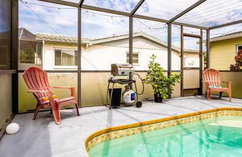 Marlin's Palm Oasis - Beach House, Amazing Pool, BBQ Area - Photo 11