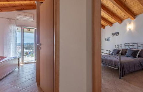 Amazing Home In Nedescina With Wifi - Foto 21