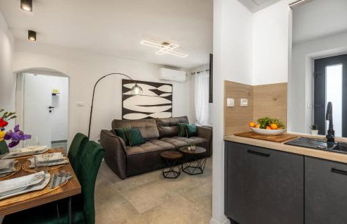 1 Bedroom Nice Home In Hreljin - Foto 13