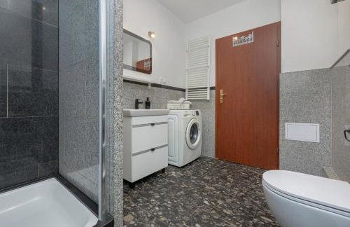 Apartment ''Senko'' with 2 Bedrooms and Parking by Noclegi Renters - Photo 28