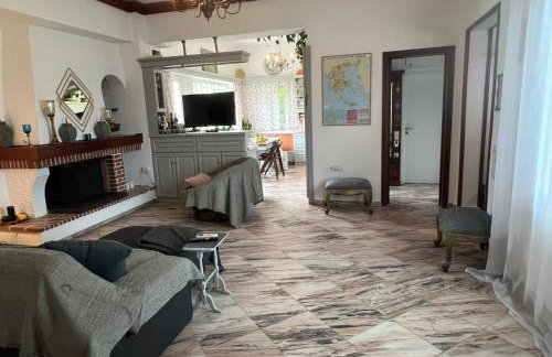 Sea front house & garden, Oropos - Foto 6