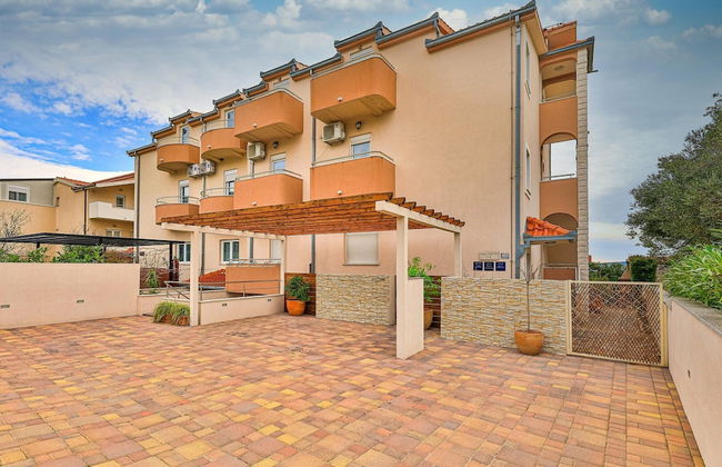 Charming Villa With Outdoor Pool, Bbq, and Sun Deck in Tranquil Kaštela Area - Foto 30