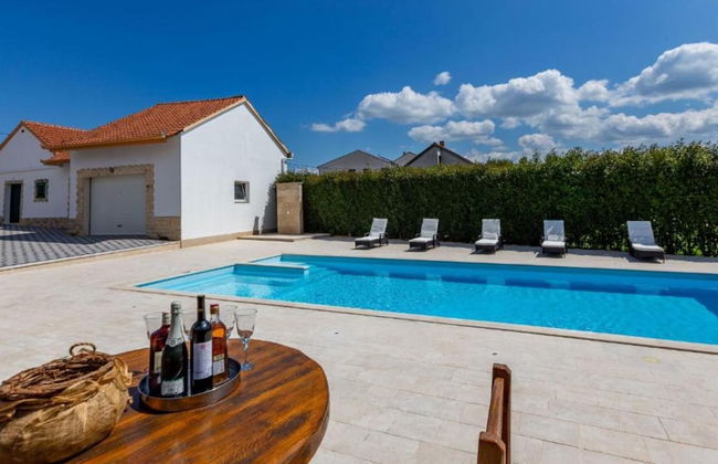 Peaceful Murvica Villa Pool, Garden, and Modern Comfort - Photo 20