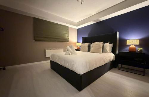 Stylish 1-Bed Riverside Views Near DLR Canary Wharf - Foto 7