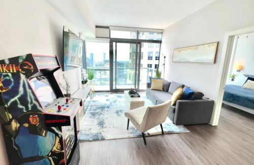 Skyline Retreat Penthouse, Top Floor, Year round Pool, City View! - Foto 1