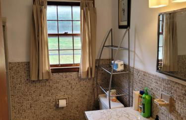 East Granby with AC and WiFi 3 minute to Bradley - Foto 48