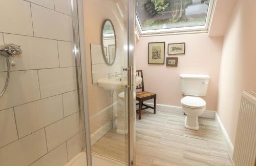 Cwmalis Hall - Photo 26