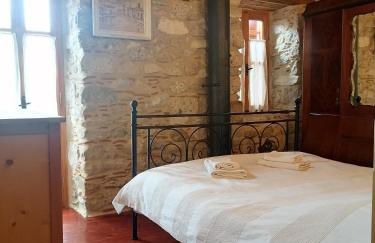 Large Stone Villa with garden. - Foto 21