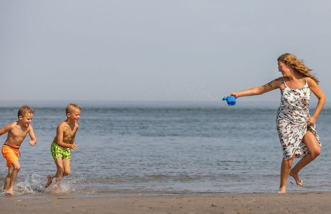 Restyled Villa With Dishwasher, Near the Beach - Photo 25