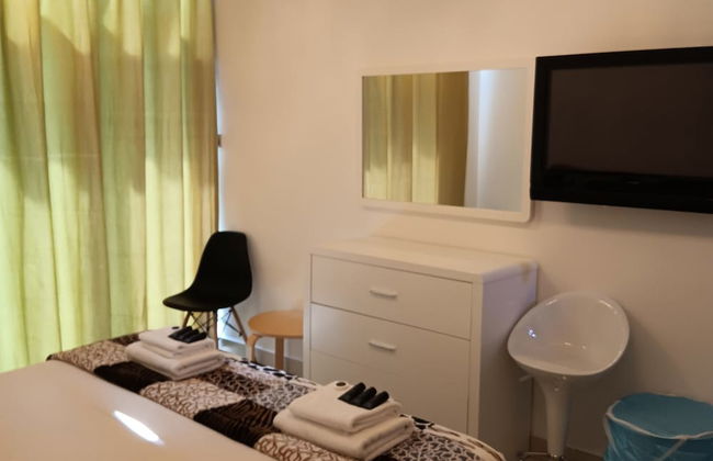 Remarkable 2-bed Apartment in Dubai - Photo 4