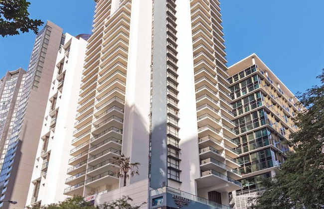 Oaks Brisbane River City Suites - Photo 59