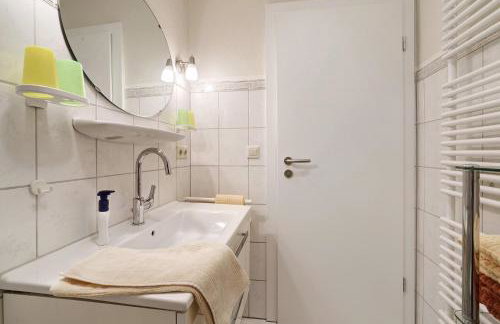 Klaus Jensen , Unter den Linden - Foto 64