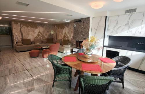 Sandy's Superior Suite - Photo 15