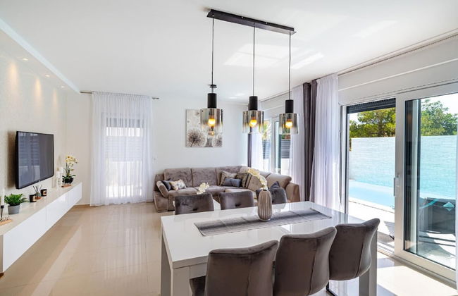 Villa in Zaton With Swimming Pool - Foto 24