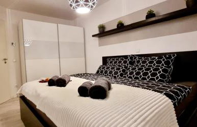 New Modern SelfCheckin PublicFreeParking HighSpeed Wifi KingSizeBed - Foto 8