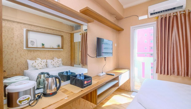 Fancy And Nice Studio (No Kitchen) At Green Pramuka City Apartment - Foto 3, Habitación